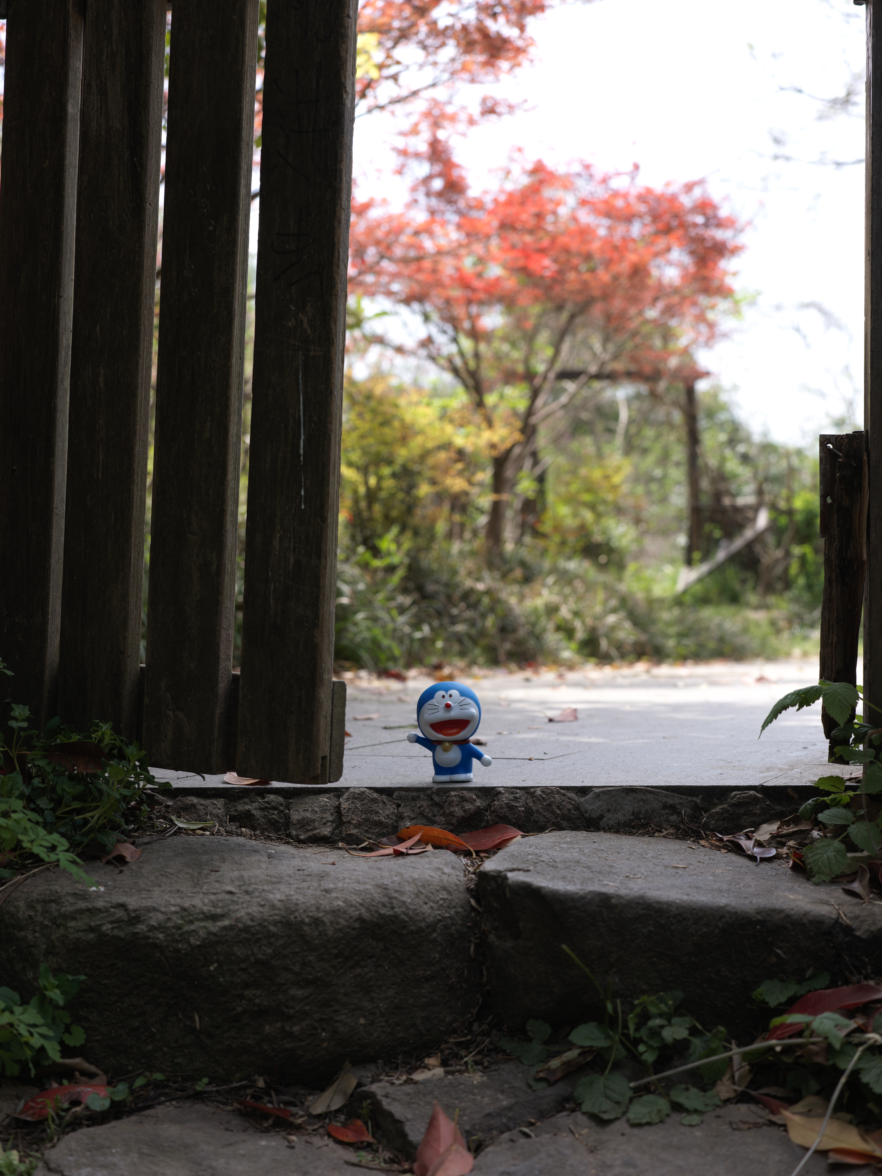 Doraemon in a pavilion on Daxiong Mountain